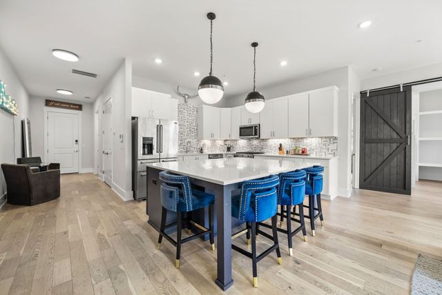 119 Acklen Park Dr Apt 204, Nashville, TN 37203