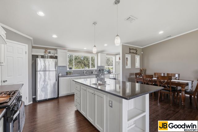 152 E County Road 304, Jourdanton, TX 78026