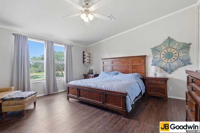 152 E County Road 304, Jourdanton, TX 78026