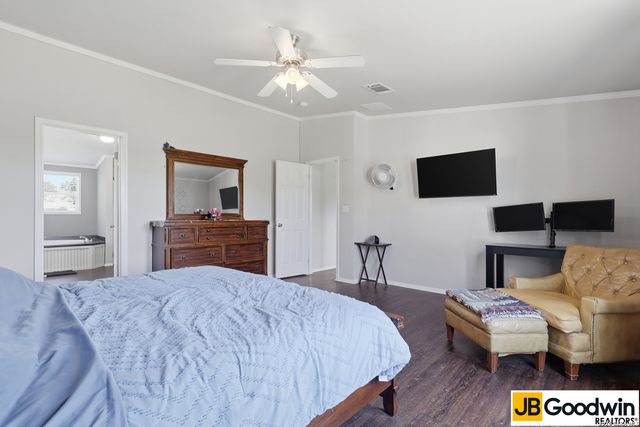 152 E County Road 304, Jourdanton, TX 78026
