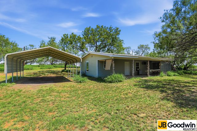 152 E County Road 304, Jourdanton, TX 78026