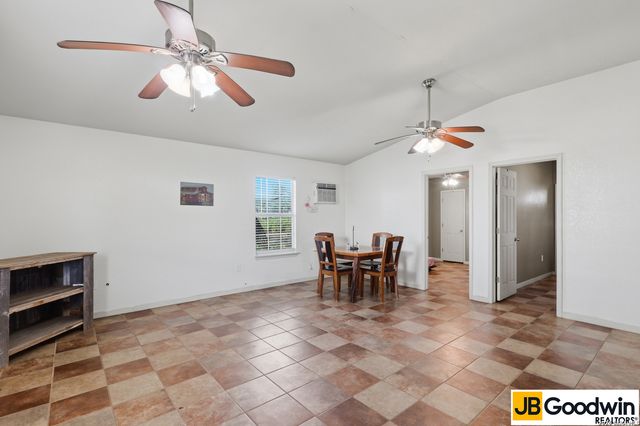 152 E County Road 304, Jourdanton, TX 78026