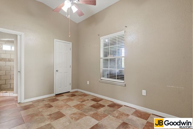 152 E County Road 304, Jourdanton, TX 78026