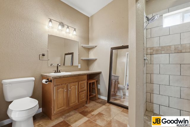 152 E County Road 304, Jourdanton, TX 78026