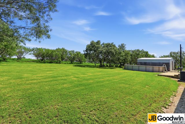 152 E County Road 304, Jourdanton, TX 78026