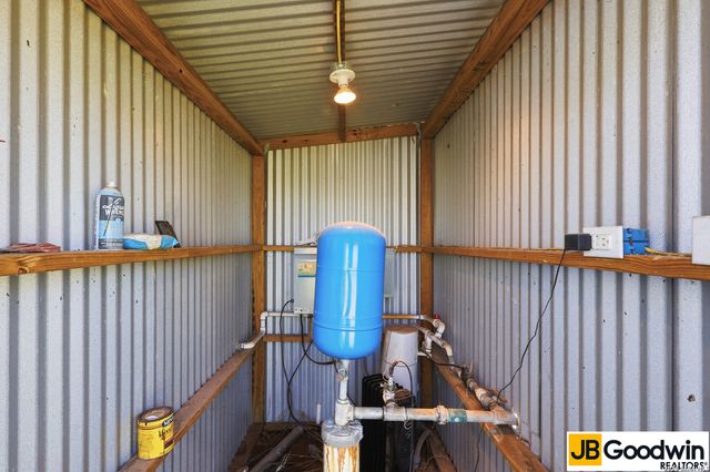152 E County Road 304, Jourdanton, TX 78026