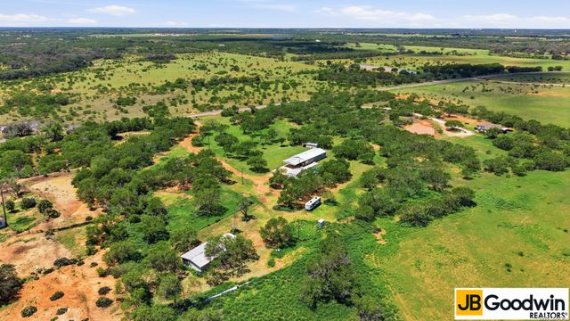 152 E County Road 304, Jourdanton, TX 78026