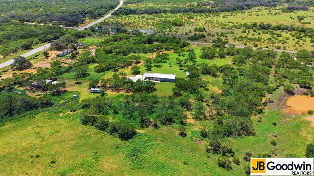 152 E County Road 304, Jourdanton, TX 78026