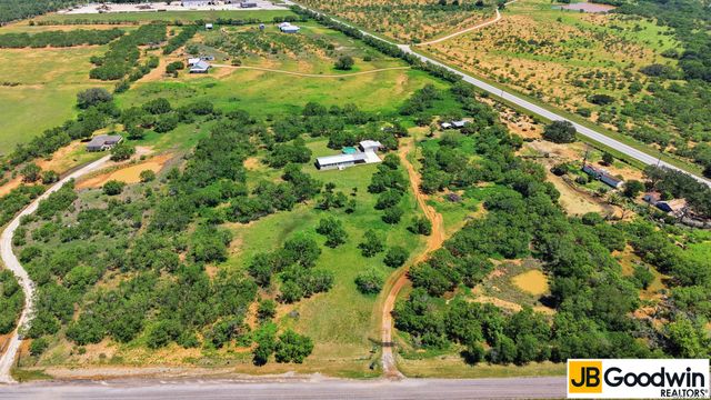 152 E County Road 304, Jourdanton, TX 78026