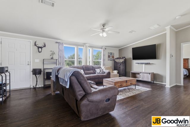 152 E County Road 304, Jourdanton, TX 78026