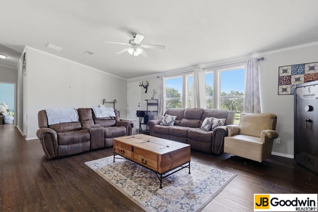 152 E County Road 304, Jourdanton, TX 78026