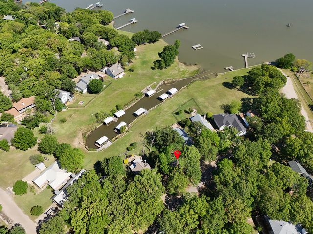1032 Shoreline Drive, West Tawakoni, TX 75474