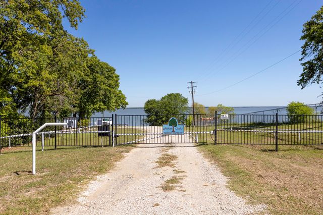 1032 Shoreline Drive, West Tawakoni, TX 75474