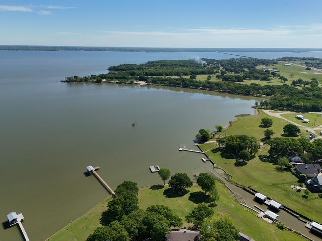 1032 Shoreline Drive, West Tawakoni, TX 75474