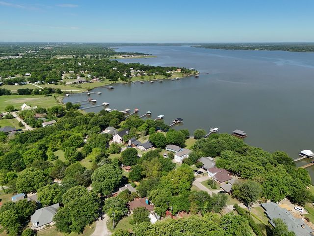 1032 Shoreline Drive, West Tawakoni, TX 75474