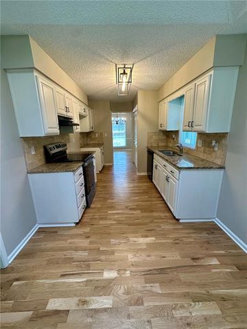 12802 W 101st Street, Lenexa, KS 66215