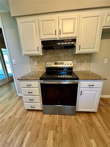 12802 W 101st Street, Lenexa, KS 66215