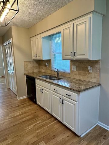 12802 W 101st Street, Lenexa, KS 66215