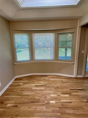 12802 W 101st Street, Lenexa, KS 66215