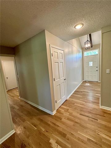 12802 W 101st Street, Lenexa, KS 66215