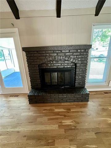 12802 W 101st Street, Lenexa, KS 66215