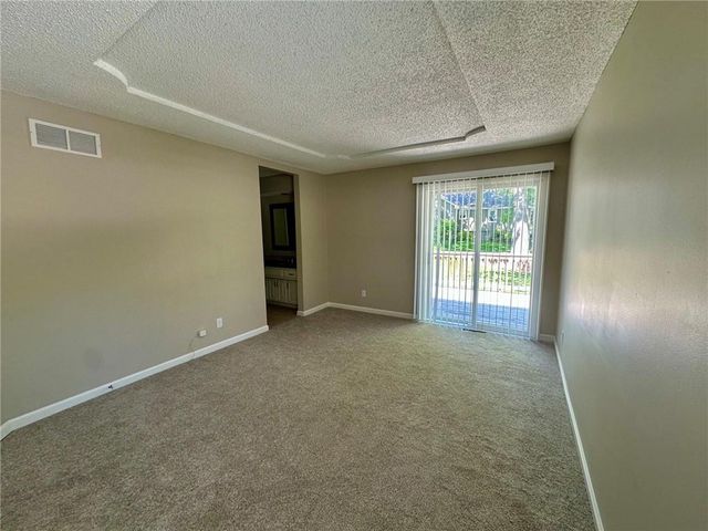 12802 W 101st Street, Lenexa, KS 66215