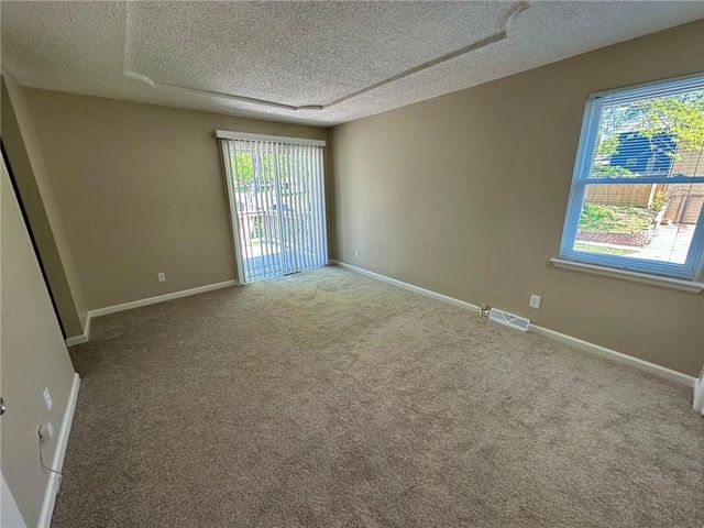 12802 W 101st Street, Lenexa, KS 66215