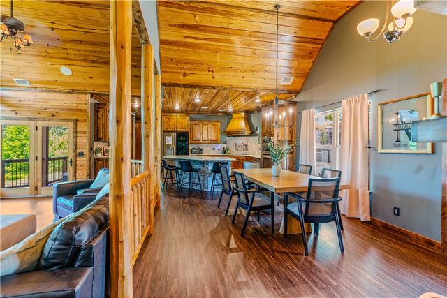 8662 Woods Road, Rogers, AR 72756
