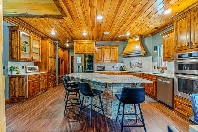 8662 Woods Road, Rogers, AR 72756