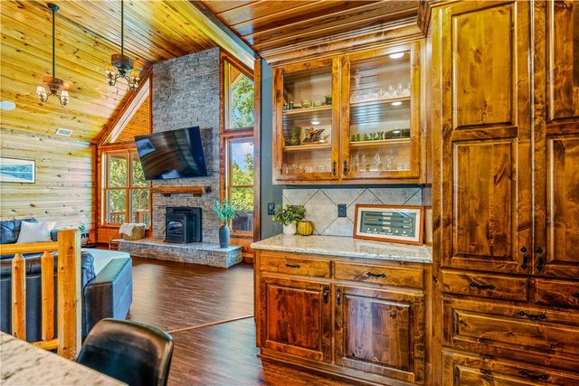 8662 Woods Road, Rogers, AR 72756