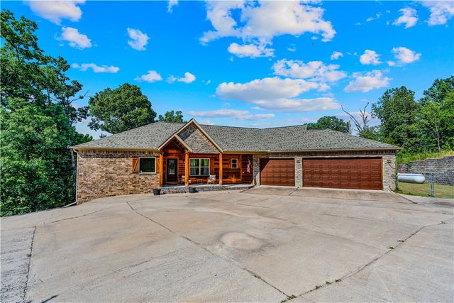 8662 Woods Road, Rogers, AR 72756