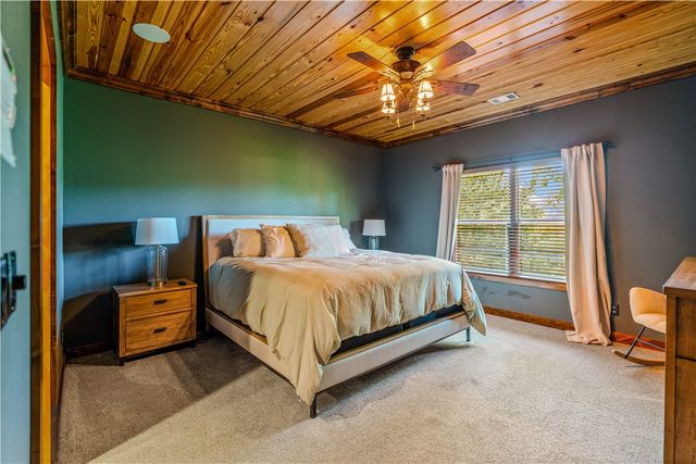 8662 Woods Road, Rogers, AR 72756