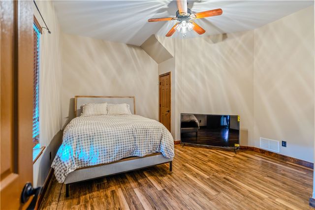 8662 Woods Road, Rogers, AR 72756