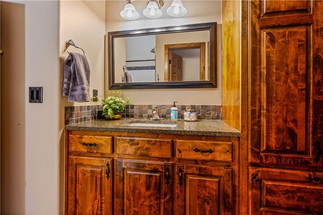 8662 Woods Road, Rogers, AR 72756