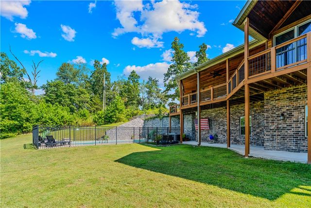 8662 Woods Road, Rogers, AR 72756