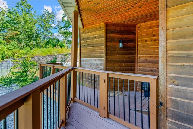 8662 Woods Road, Rogers, AR 72756