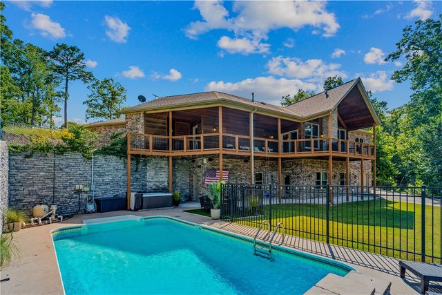 8662 Woods Road, Rogers, AR 72756
