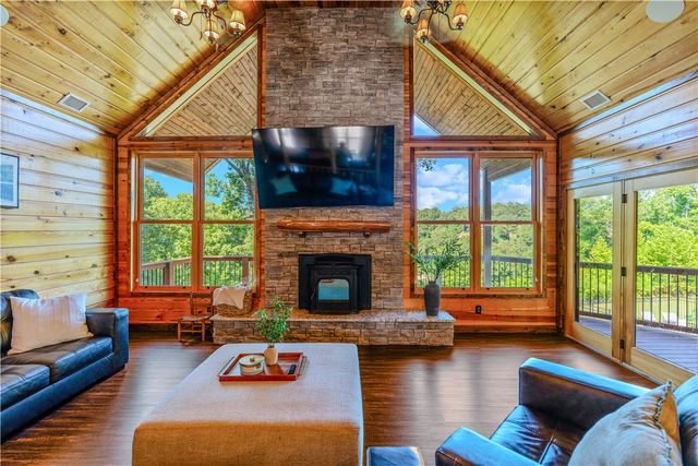 8662 Woods Road, Rogers, AR 72756