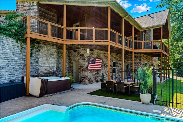 8662 Woods Road, Rogers, AR 72756
