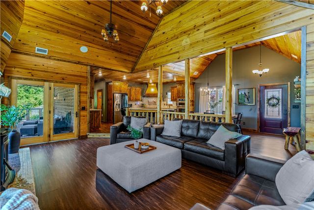 8662 Woods Road, Rogers, AR 72756