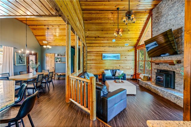 8662 Woods Road, Rogers, AR 72756
