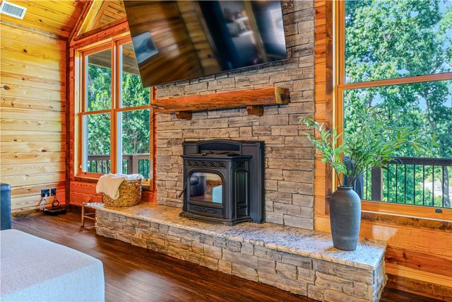 8662 Woods Road, Rogers, AR 72756