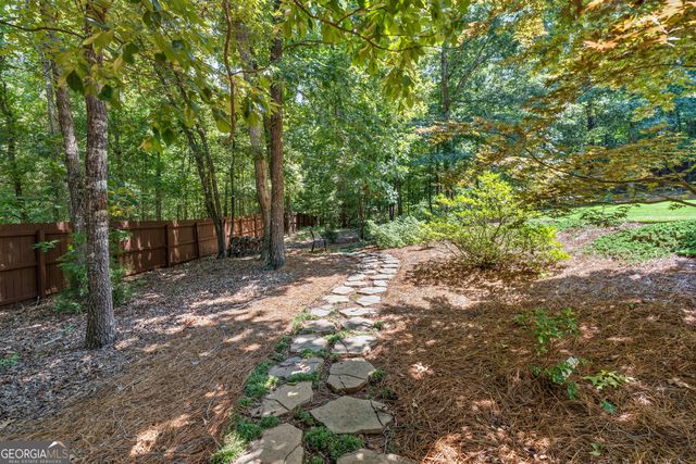 1041 Spring Lake Drive, Bishop, GA 30621