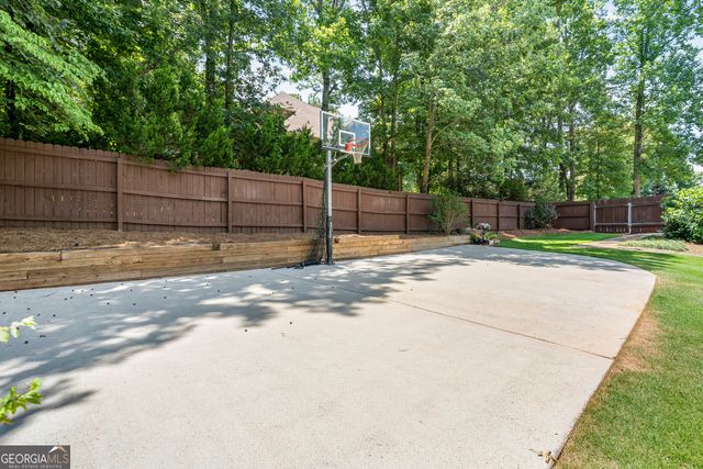 1041 Spring Lake Drive, Bishop, GA 30621