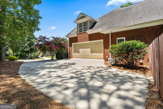1041 Spring Lake Drive, Bishop, GA 30621