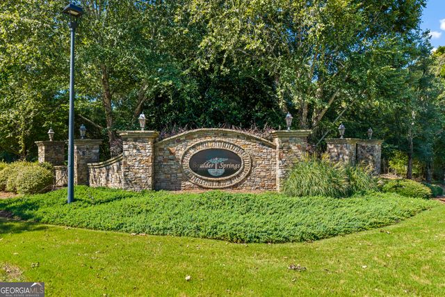1041 Spring Lake Drive, Bishop, GA 30621