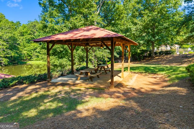 1041 Spring Lake Drive, Bishop, GA 30621
