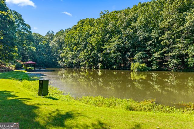 1041 Spring Lake Drive, Bishop, GA 30621