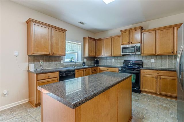 2017 Preserve Creek Way, Loganville, GA 30052