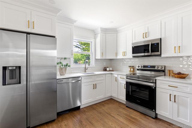 41 Grand Avenue, Shirley, NY 11967